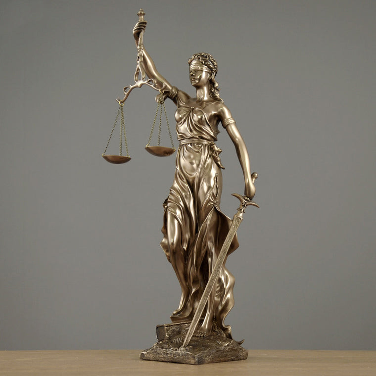 Light luxury justice goddess sculpture