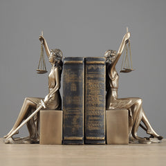 Light luxury justice goddess sculpture
